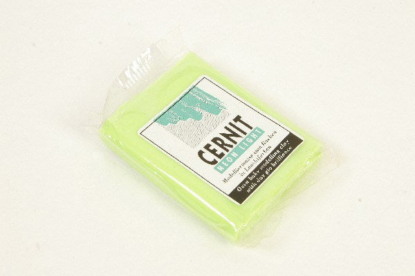 Cernit 600 Neon light 56g grøn